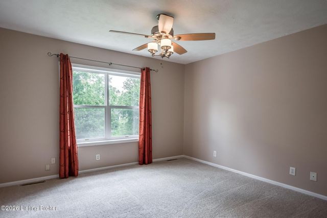 1704 Grange Dr, La Grange, KY 40031