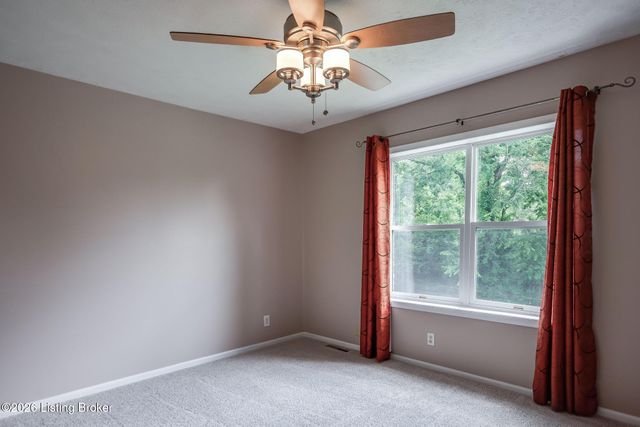 1704 Grange Dr, La Grange, KY 40031