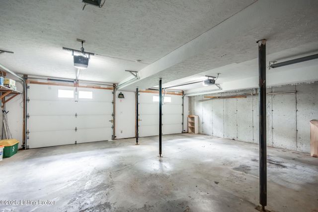 1704 Grange Dr, La Grange, KY 40031