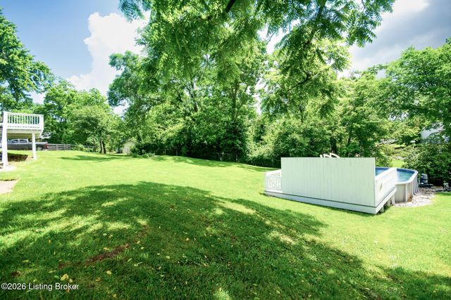1704 Grange Dr, La Grange, KY 40031