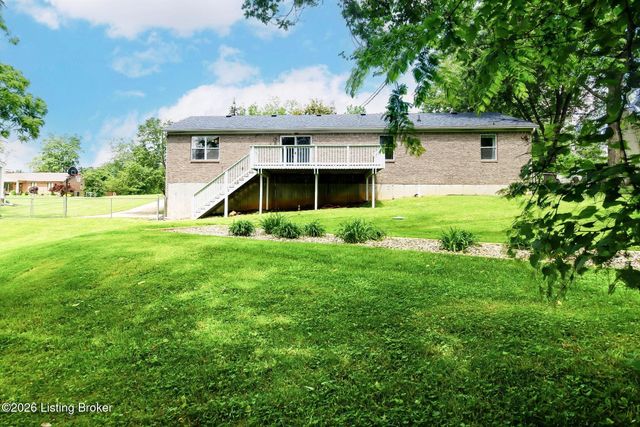 1704 Grange Dr, La Grange, KY 40031