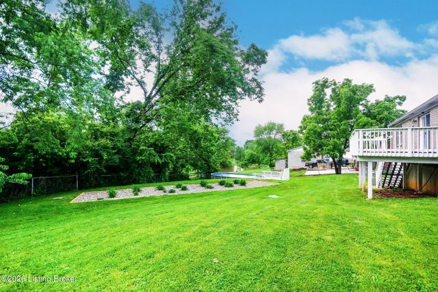 1704 Grange Dr, La Grange, KY 40031