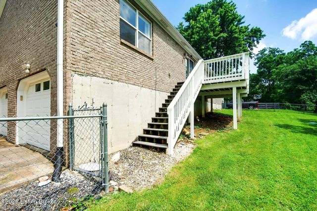 1704 Grange Dr, La Grange, KY 40031