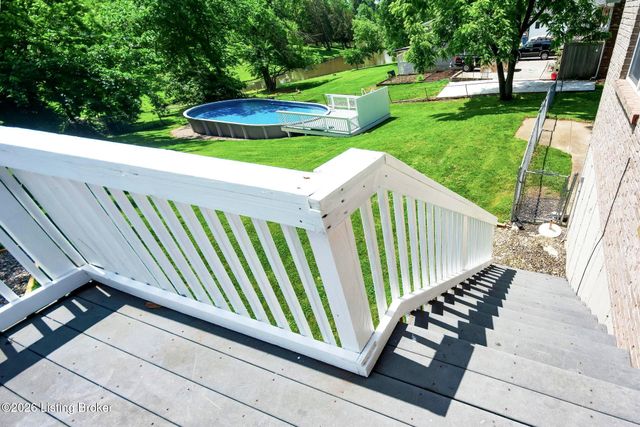 1704 Grange Dr, La Grange, KY 40031