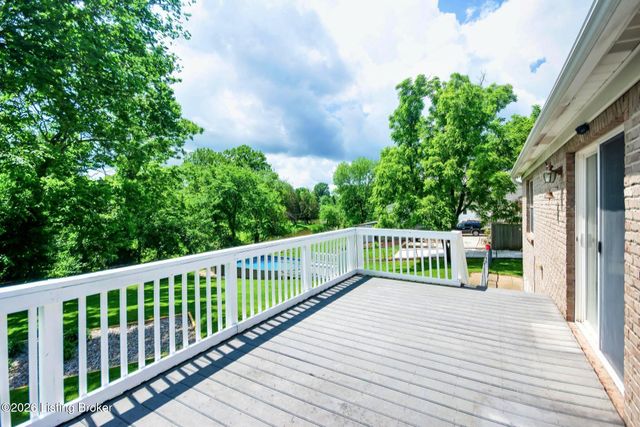 1704 Grange Dr, La Grange, KY 40031