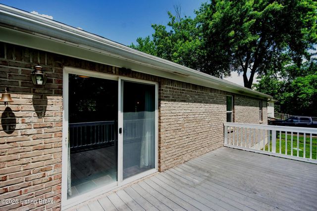 1704 Grange Dr, La Grange, KY 40031