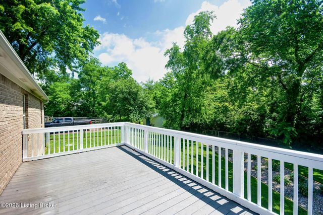 1704 Grange Dr, La Grange, KY 40031