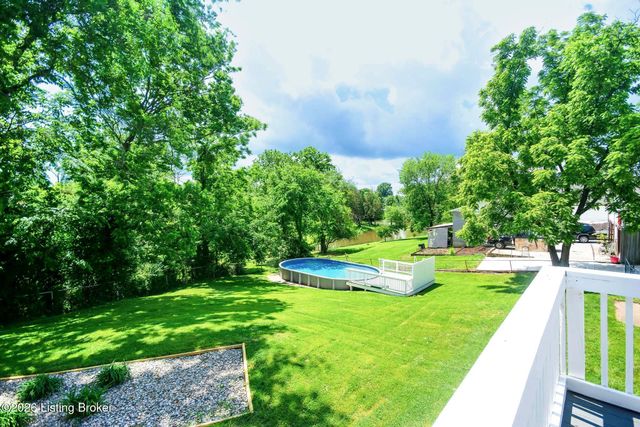 1704 Grange Dr, La Grange, KY 40031
