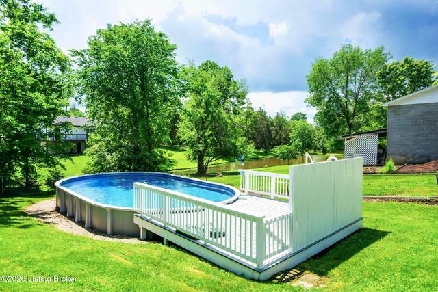 1704 Grange Dr, La Grange, KY 40031