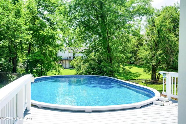 1704 Grange Dr, La Grange, KY 40031