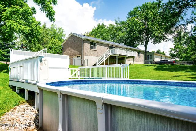 1704 Grange Dr, La Grange, KY 40031