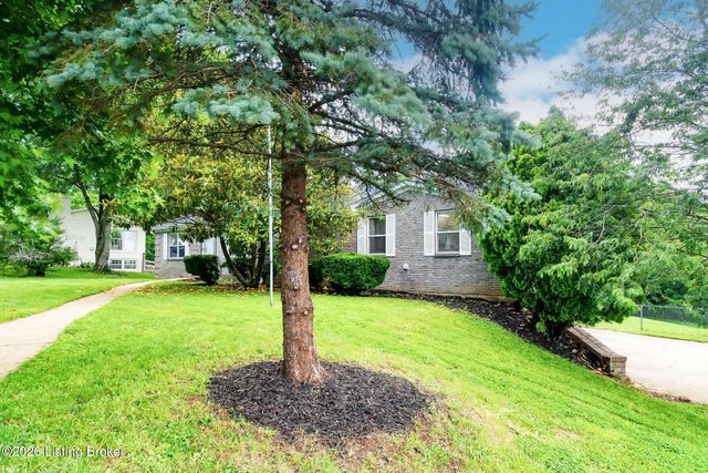 1704 Grange Dr, La Grange, KY 40031