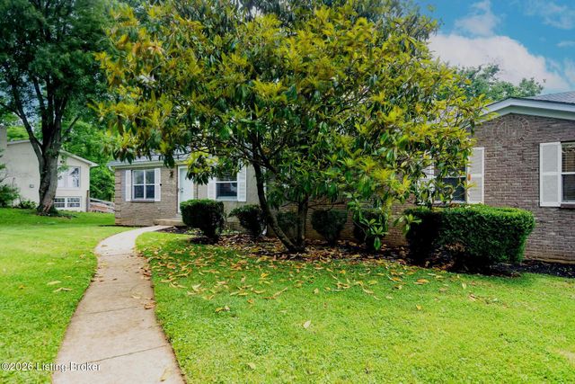 1704 Grange Dr, La Grange, KY 40031