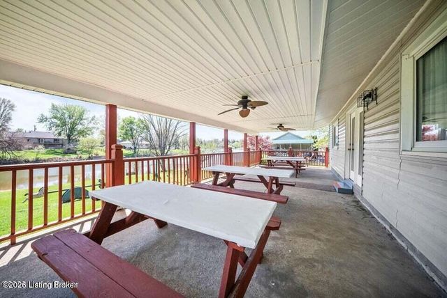 1704 Grange Dr, La Grange, KY 40031