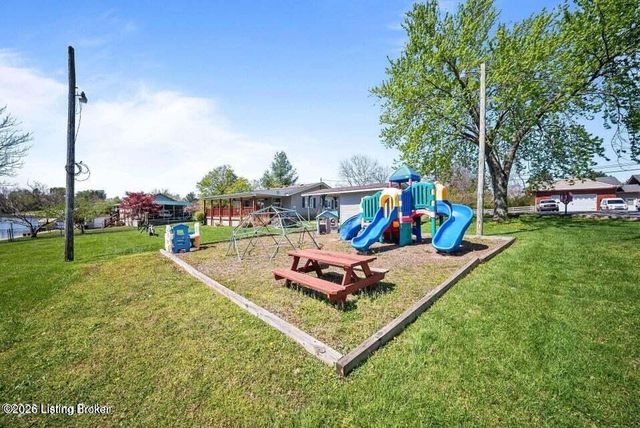 1704 Grange Dr, La Grange, KY 40031