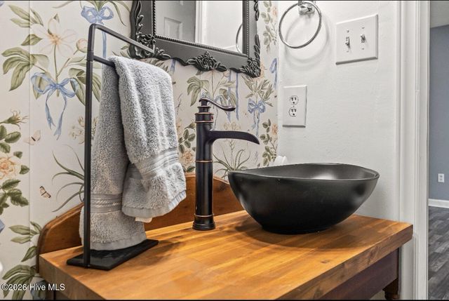 329 Lakewood Drive, Jacksonville, NC 28546