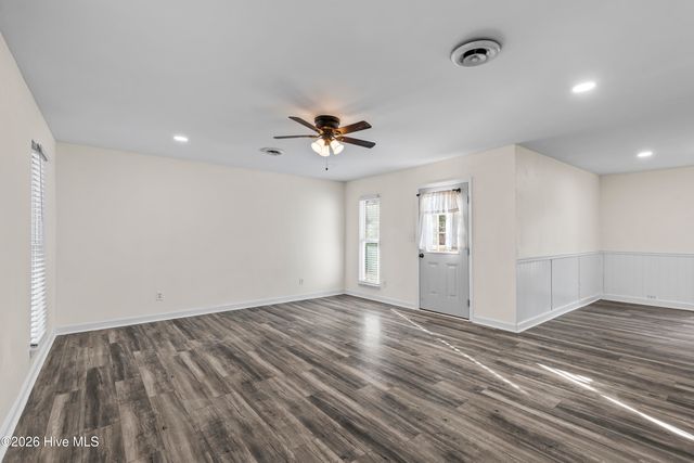 329 Lakewood Drive, Jacksonville, NC 28546