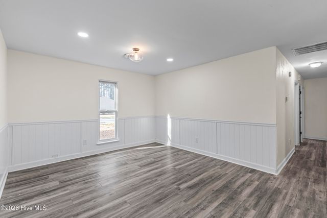 329 Lakewood Drive, Jacksonville, NC 28546