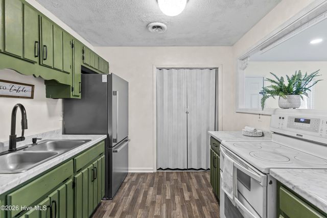 329 Lakewood Drive, Jacksonville, NC 28546