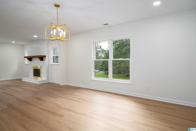 2701 EASTERN VALLEY ROAD, Leeds, AL 35094