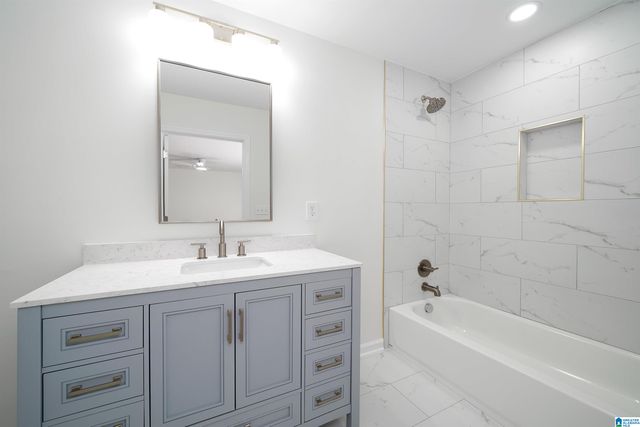 2701 EASTERN VALLEY ROAD, Leeds, AL 35094