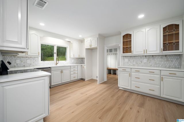 2701 EASTERN VALLEY ROAD, Leeds, AL 35094