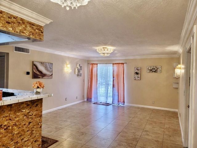 616 NW 13th Street 24, Boca Raton, FL 33486