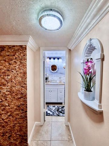 616 NW 13th Street 24, Boca Raton, FL 33486