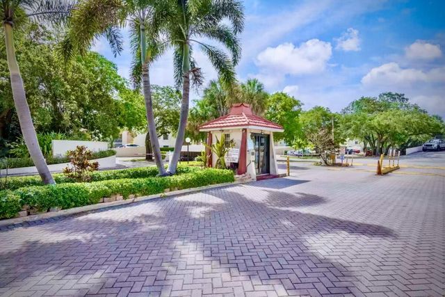 616 NW 13th Street 24, Boca Raton, FL 33486