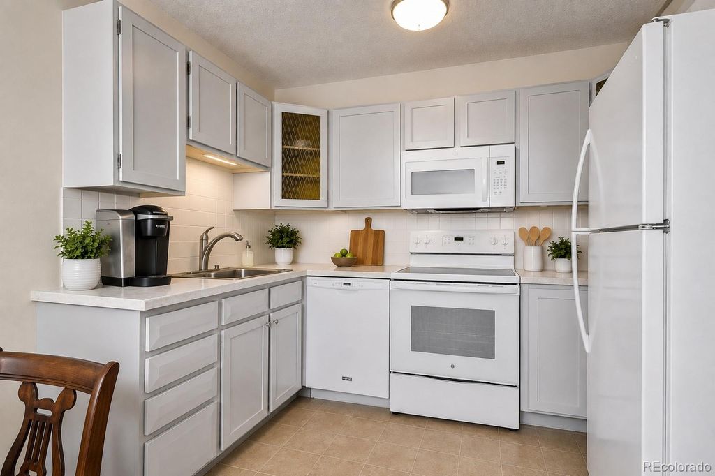 9385 E Center Avenue 6A, Denver, CO 80247