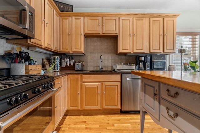 202 K St 7, Boston, MA 02127