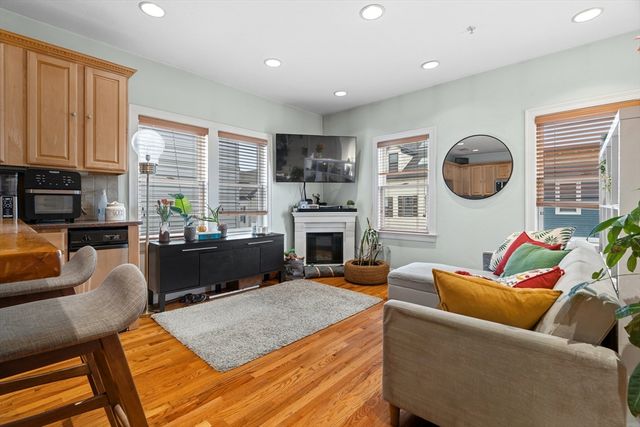 202 K St 7, Boston, MA 02127