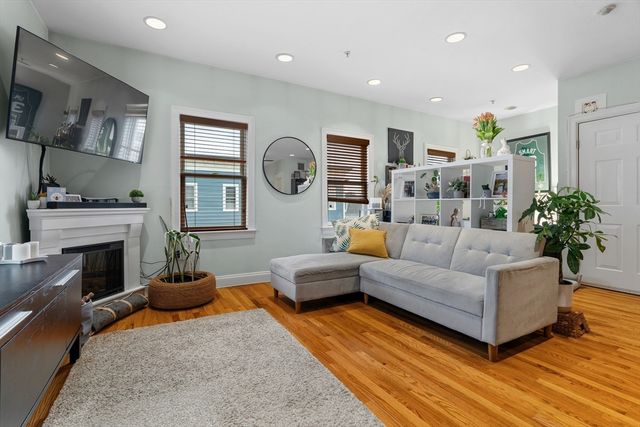 202 K St 7, Boston, MA 02127