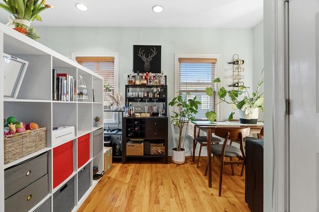 202 K St 7, Boston, MA 02127