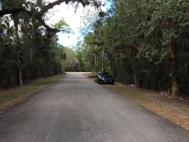 1802 Old River Road, Fort Pierce, FL 34982