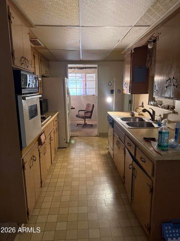 6925 E Avalon Drive E, Scottsdale, AZ 85251