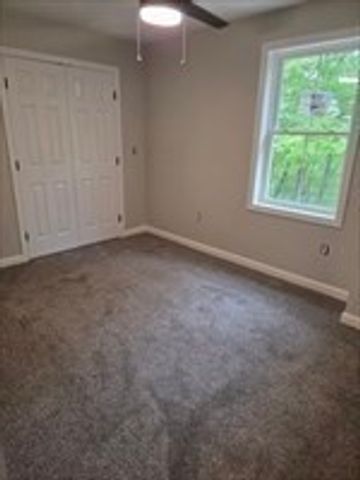 71 Pine St A, Warren, MA 01083