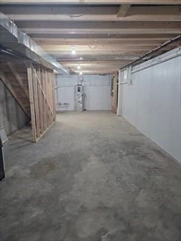 71 Pine St A, Warren, MA 01083