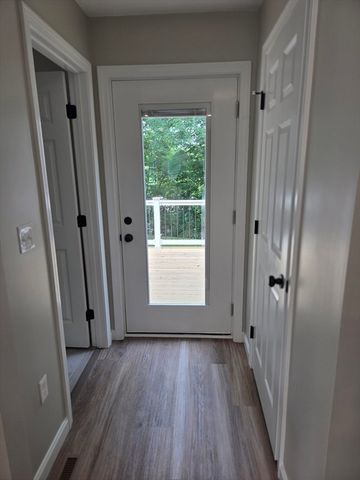 71 Pine St A, Warren, MA 01083