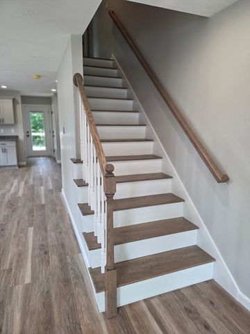 71 Pine St A, Warren, MA 01083