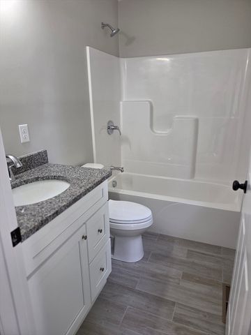 71 Pine St A, Warren, MA 01083
