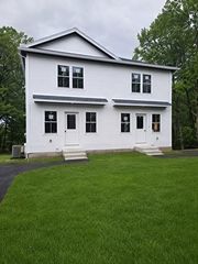 71 Pine St A, Warren, MA 01083