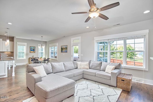 302 Tyner Loop Circle, Chapel Hill, NC 27516