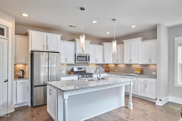 302 Tyner Loop Circle, Chapel Hill, NC 27516