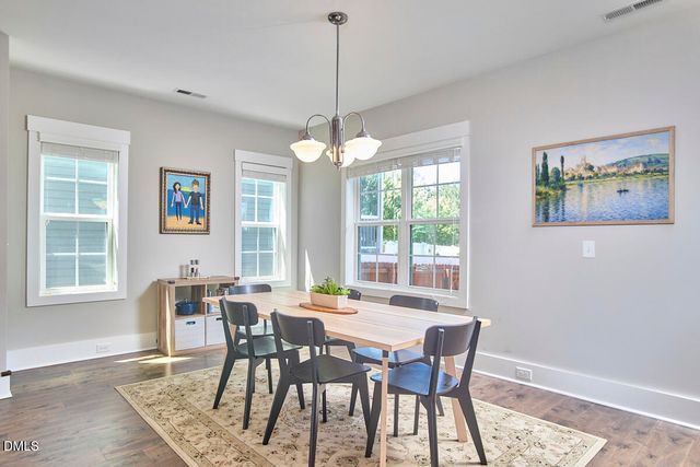 302 Tyner Loop Circle, Chapel Hill, NC 27516