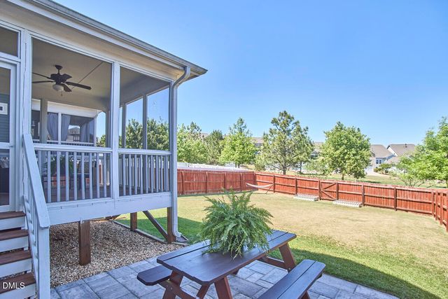 302 Tyner Loop Circle, Chapel Hill, NC 27516