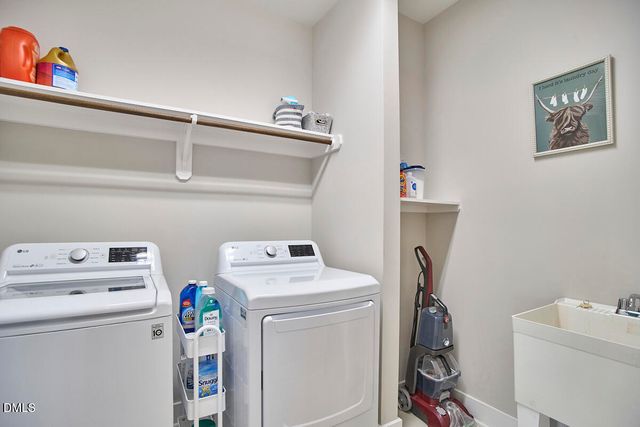 302 Tyner Loop Circle, Chapel Hill, NC 27516