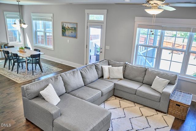 302 Tyner Loop Circle, Chapel Hill, NC 27516