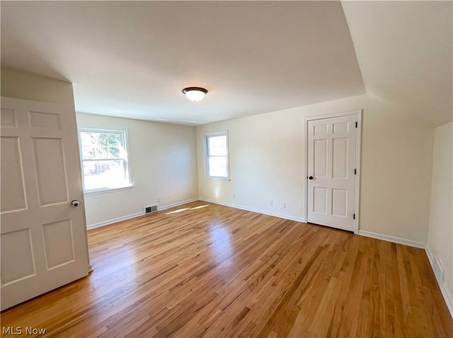 2330 Thurmont Road, Akron, OH 44313