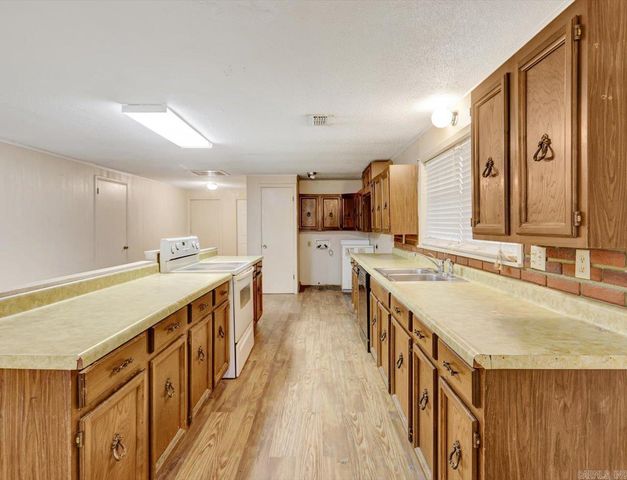 3669 Amity Rd, Pearcy, AR 71964